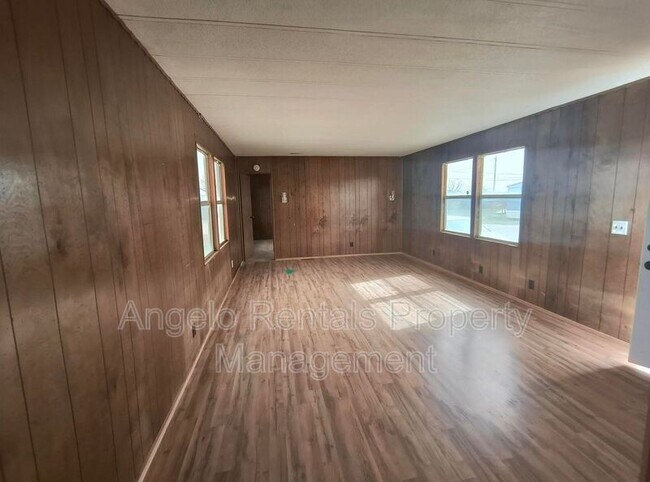 Building Photo - 731 Cactus Ln