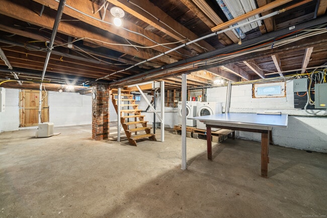 Building Photo - 46 Elaine Rd