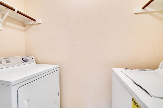 Building Photo - 4220 Creede Dr