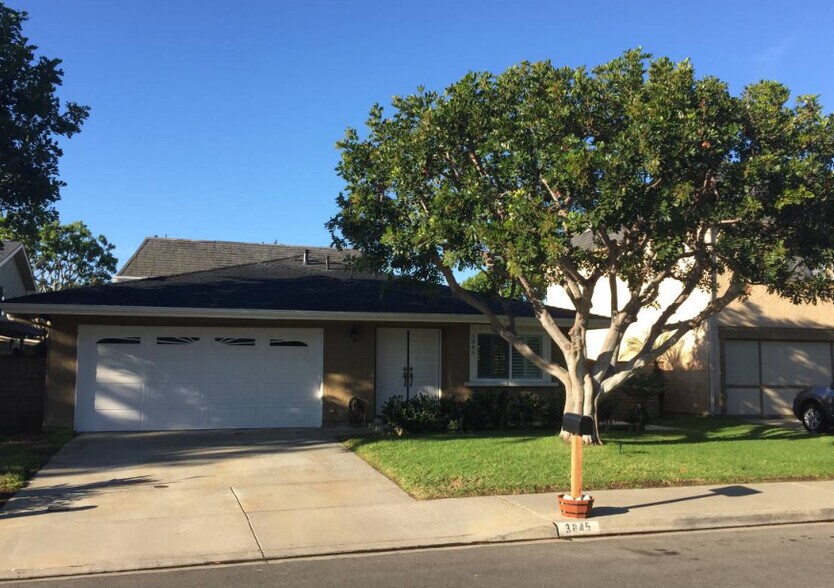 Building Photo - 3845 Hibiscus Cir