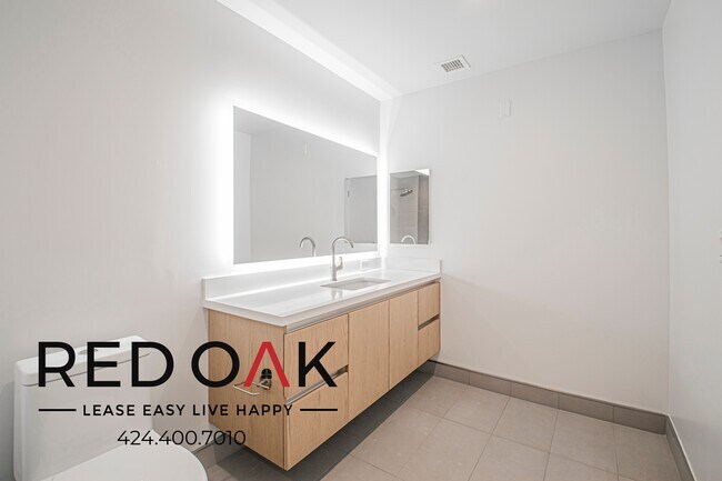 Building Photo - 1415 Reeves St