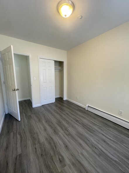 Building Photo - 102 28th Ave