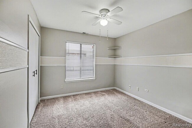 Building Photo - 15142 Seagull Dr