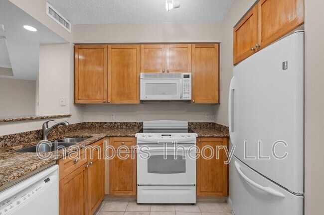 Building Photo - 3101 N Hampton Dr