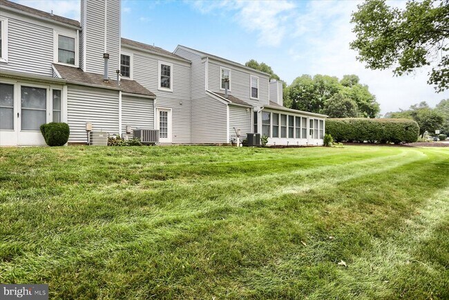 Building Photo - 730 Cambridge Ct