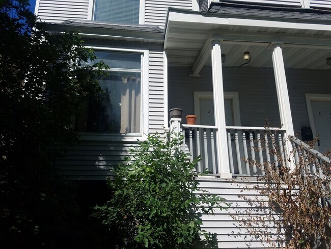 Building Photo - 221 3RD St