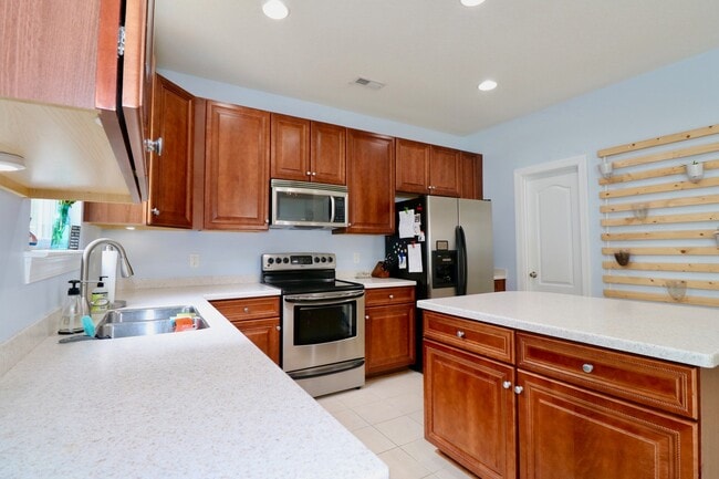 Building Photo - Immaculate 4 bedroom 2.5 Bath home in Sagi...