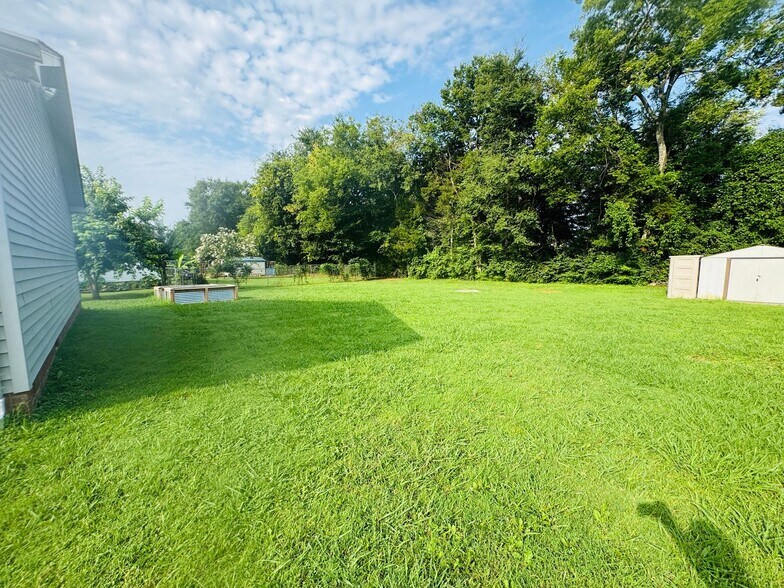 Building Photo - 720 Fields Ln