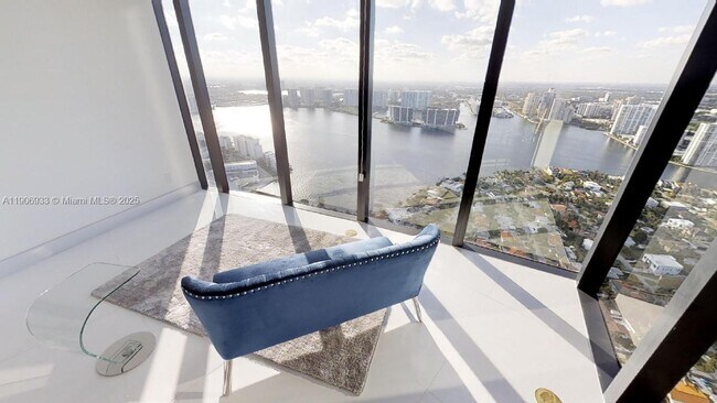 Building Photo - 18555 Collins Ave