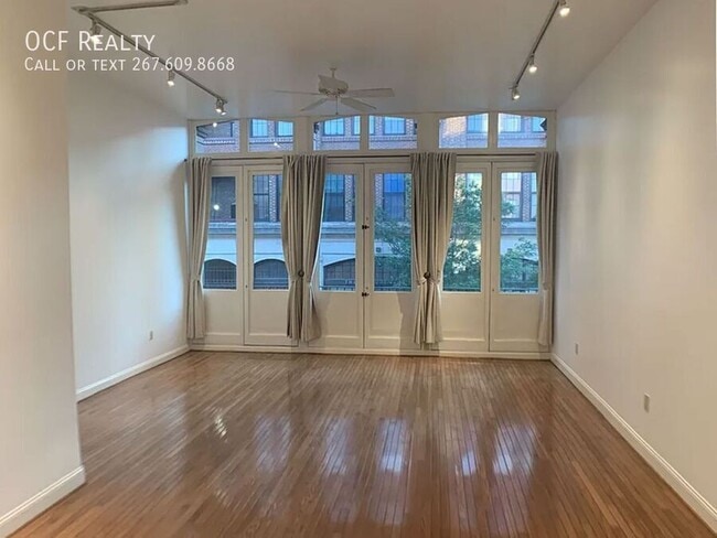 Building Photo - 261 N 3rd St