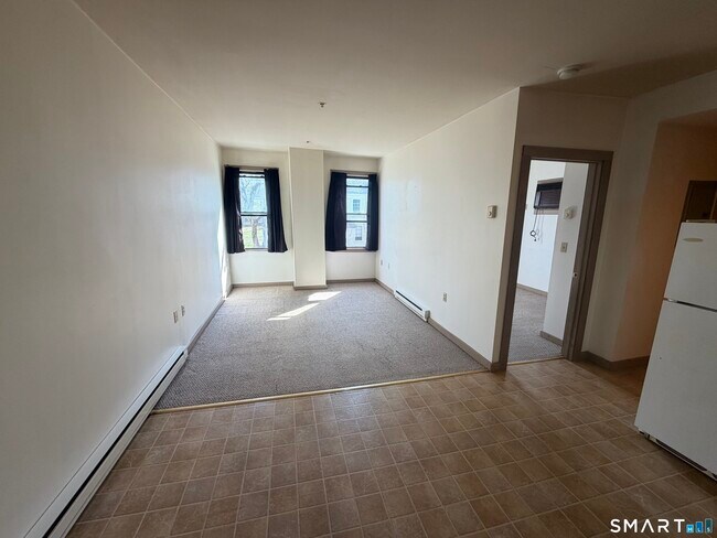 Building Photo - 277 N Main St