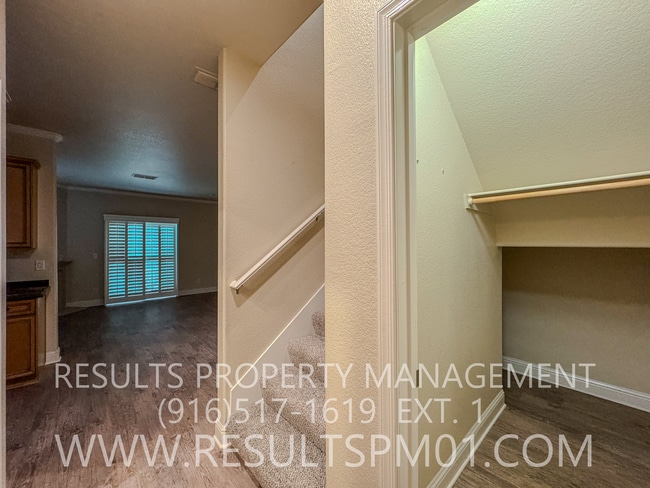 Building Photo - Lovely 3 bedroom in great location