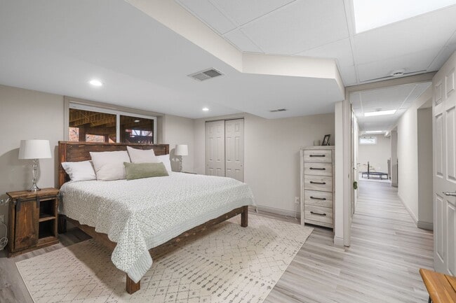 Building Photo - 12122 Royal Valley Dr