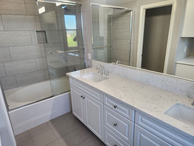 Building Photo - Gorgeous 3 Bedroom in South Temecula!