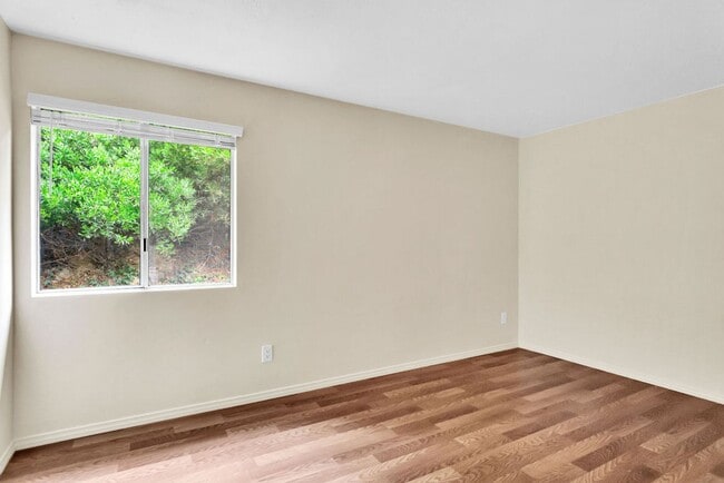 Building Photo - Great three bedroom/two bath single level ...