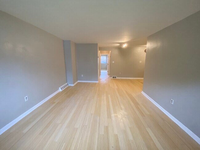 Primary Photo - 1340 Pennwood Rd