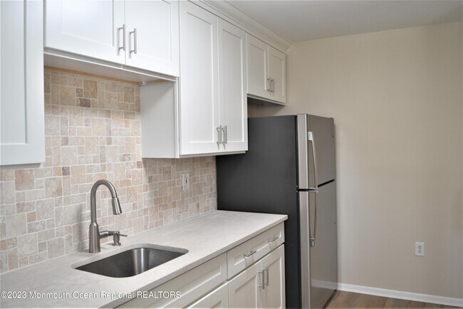 Building Photo - 53 White St