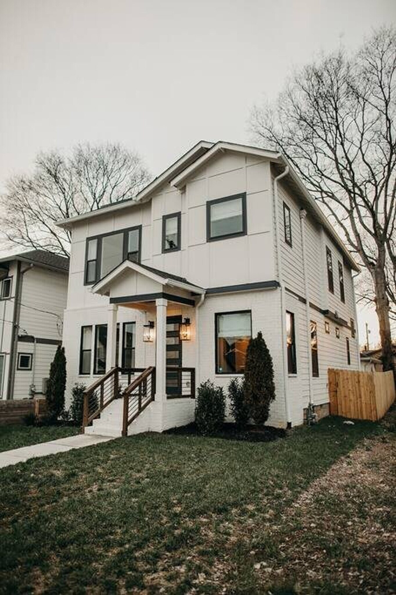 Building Photo - 925 11th Ave N