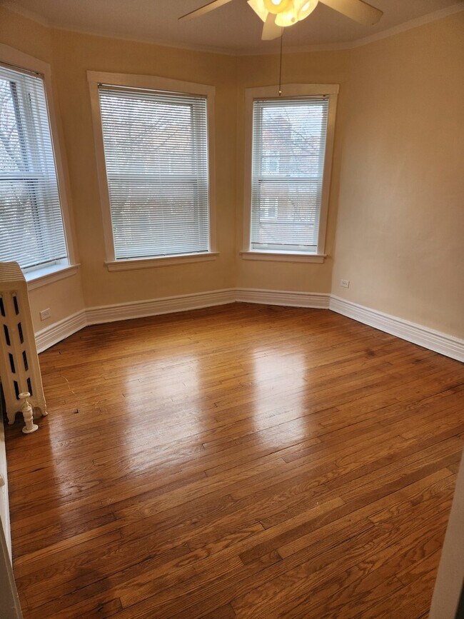 Building Photo - 5959 N Magnolia Ave