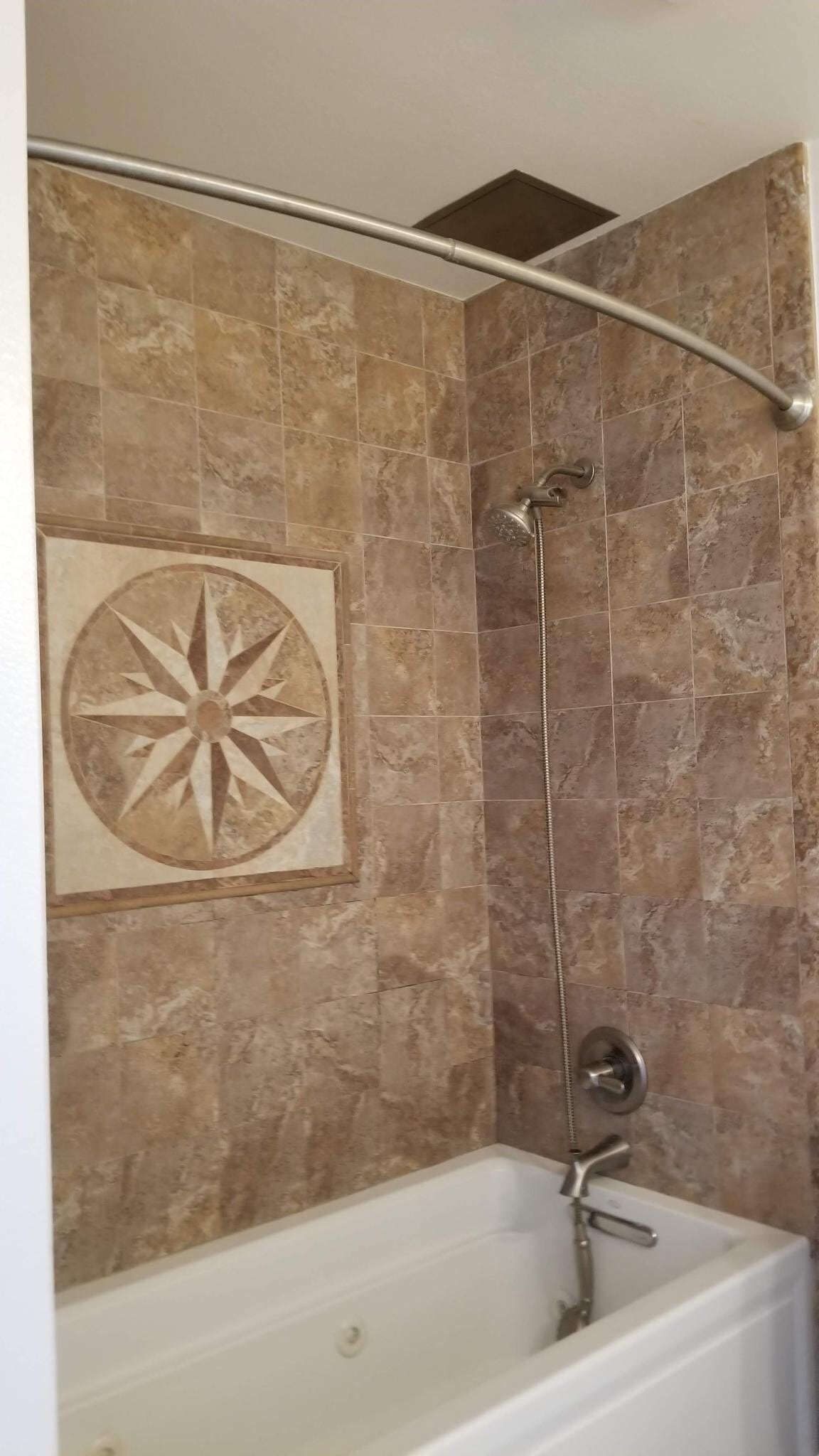 Master Bathroom - Bathtub - 2901 Peninsula Rd