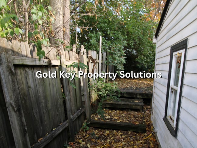Building Photo - 2 Bedroom/1 Bath Home with Covered Front Porch and Garage (SECTION 8 APPROVED)