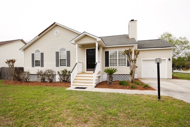 Primary Photo - Available now. Beautiful fully renovated 3...