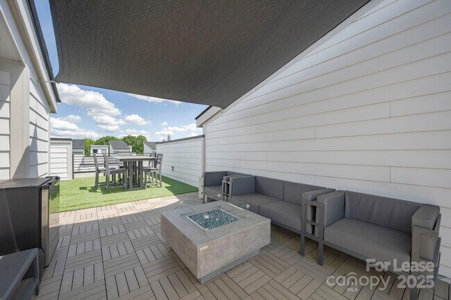 Building Photo - 1033 Wesley Terrace Ave