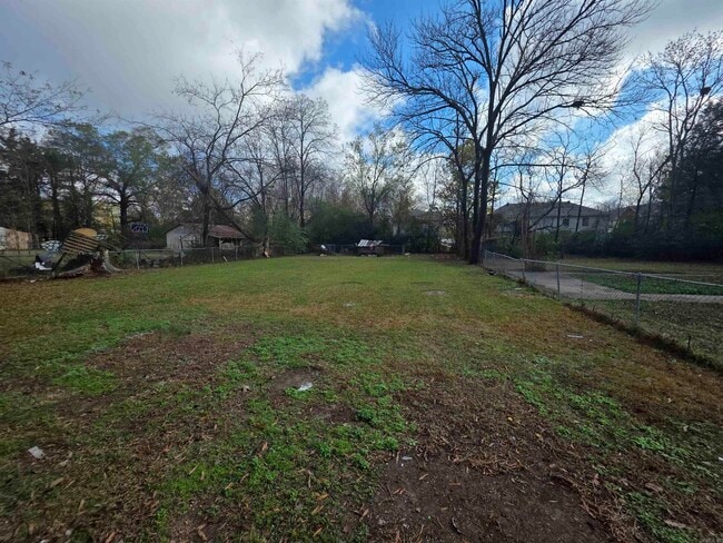 Building Photo - 1626 Davis St