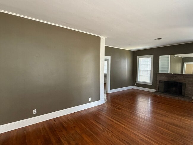Building Photo - 3432 Broadmoor Blvd