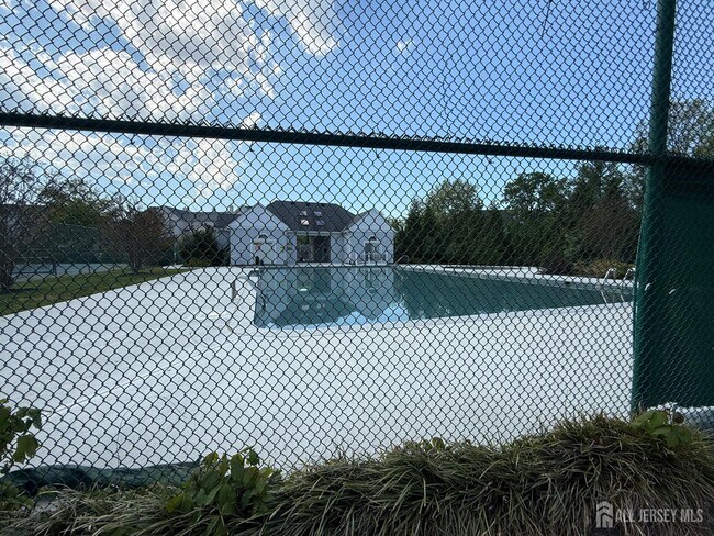 Building Photo - 1102 Stony Brook Way
