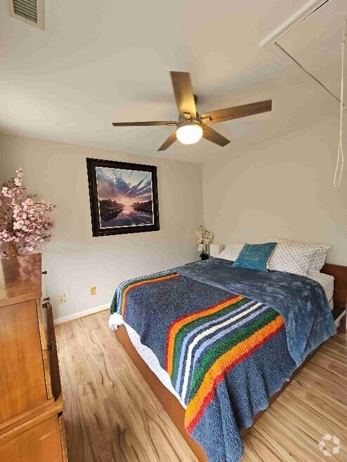 Building Photo - 1208 Raintree Dr
