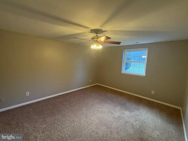 Building Photo - 6 Ballindine Ct