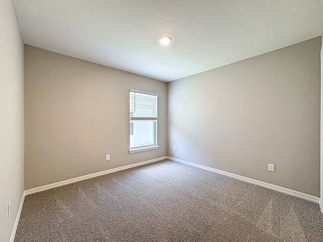 Building Photo - 877 Cypress Creek Run