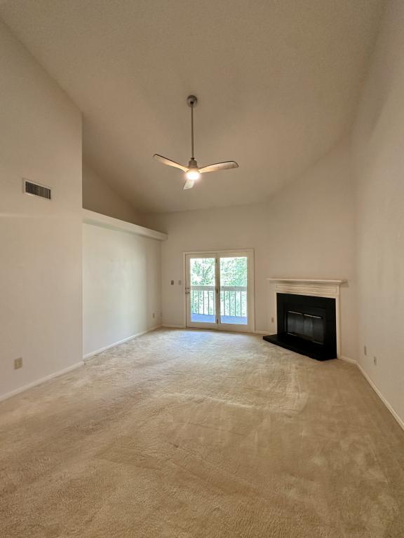 Building Photo - 14 Willow Tree Run