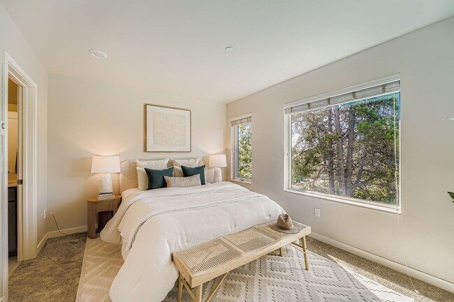 Building Photo - 1807 SW 96th Ln