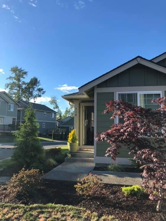 Front - 718 Violet Ln