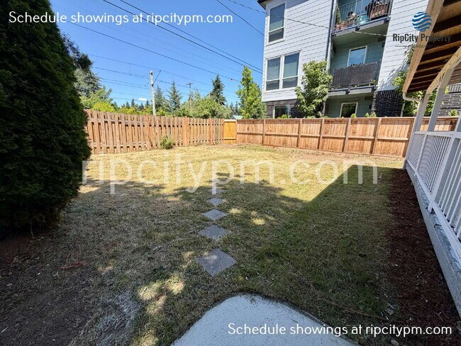 Building Photo - 17500 E Burnside St