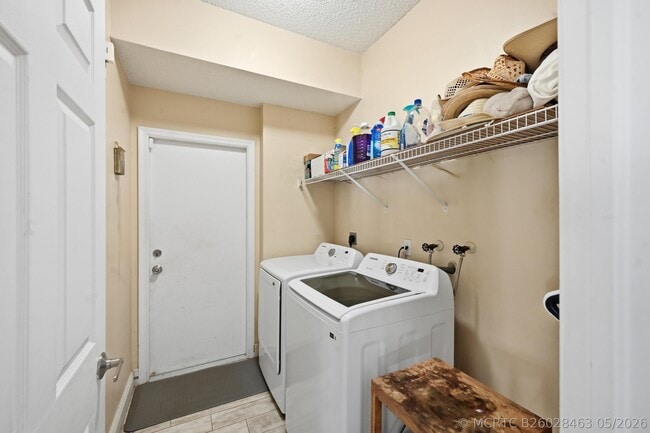 Building Photo - 15073 Oak Chase Ct