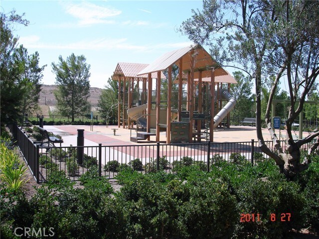 Building Photo - 81 Cipresso