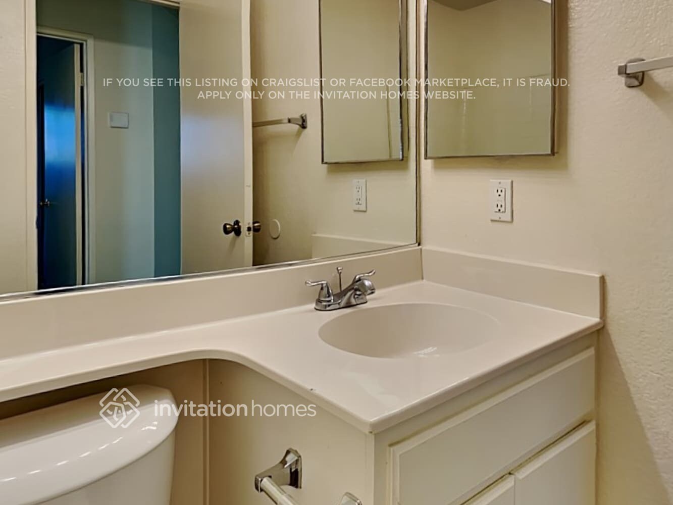 Building Photo - 3140 Crowne Dr