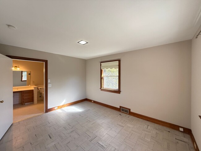 Building Photo - 3241 Harper Rd