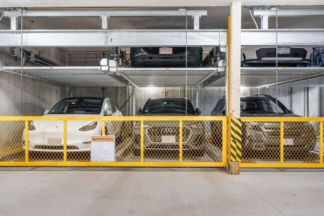 Building Photo - 75 W Broadway