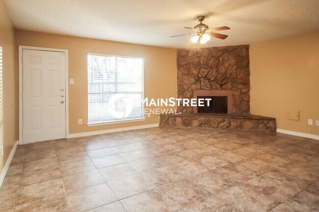 Building Photo - 3 Bedroom Pet-Friendly Home in Houston, TX...