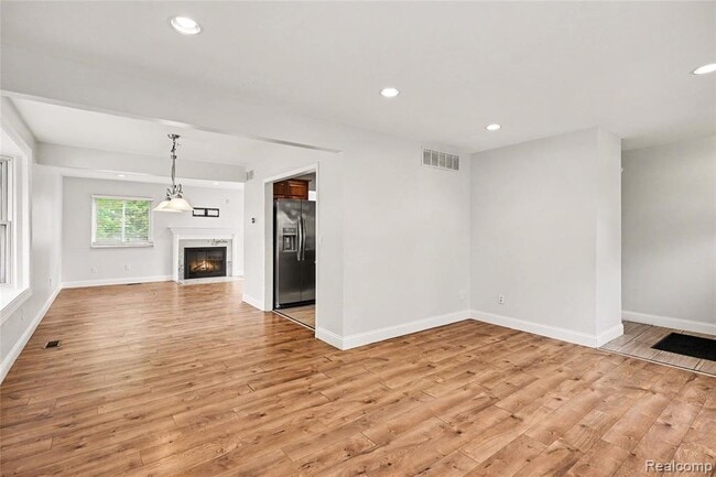 Building Photo - 12800 Daily Dr