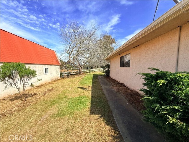 Building Photo - 575 Aloma Way