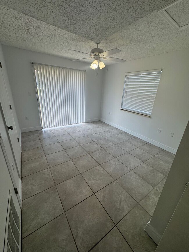 Building Photo - 1181 Bentley Rd