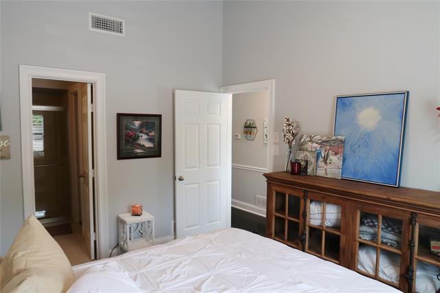 Building Photo - 3816 Mediterranean St