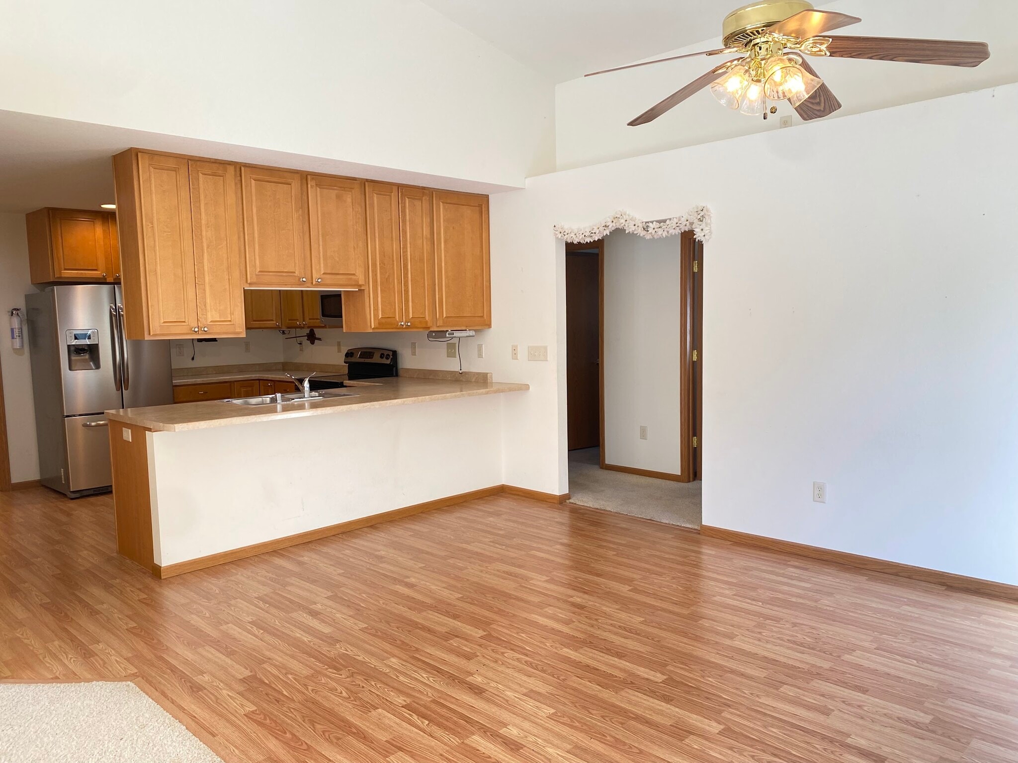 Building Photo - 303 Crestwood Ln