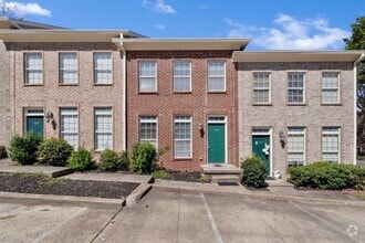 Building Photo - FABULOUS LOCATION!! 2BEDROOM 2 BATH TOWNHO...