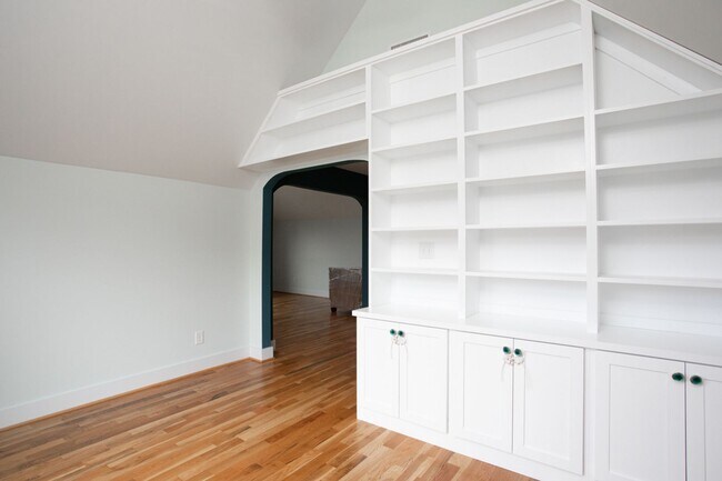 Building Photo - Downtown Durham Oasis! - Three Bedroom Home With Truly Unique Entire Top Floor Primary Suite